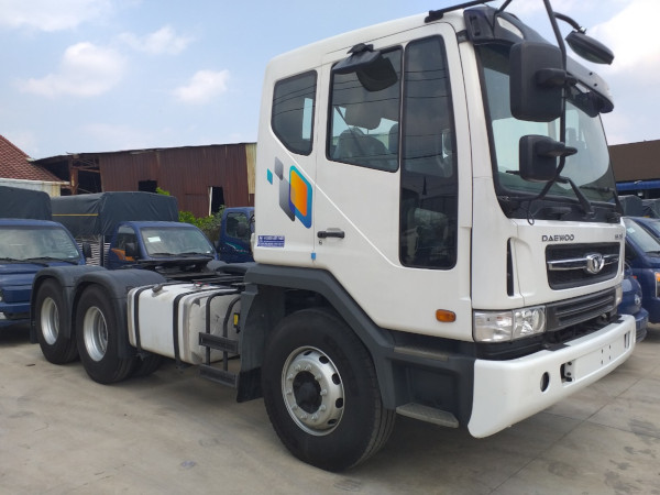 XE ĐẦU KÉO DAEWOO NOVUS SE