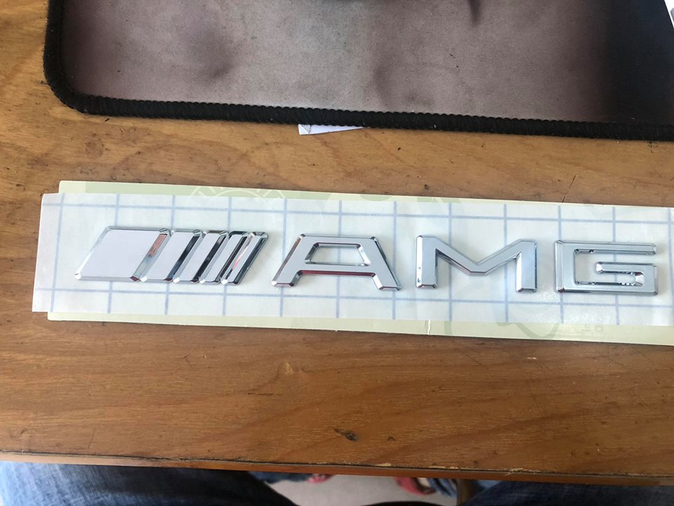  Logo AMG gắn cho các dòng xe Mercedes 