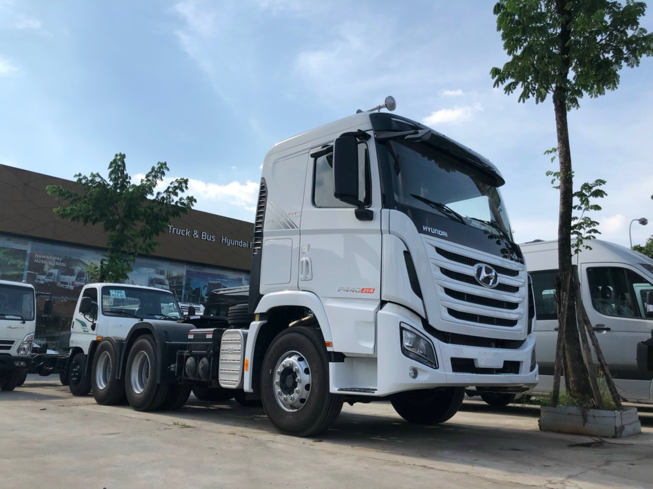 ĐẦU KÉO HYUNDAI XCIENT ĐỜI MỚI 2021 440Ps