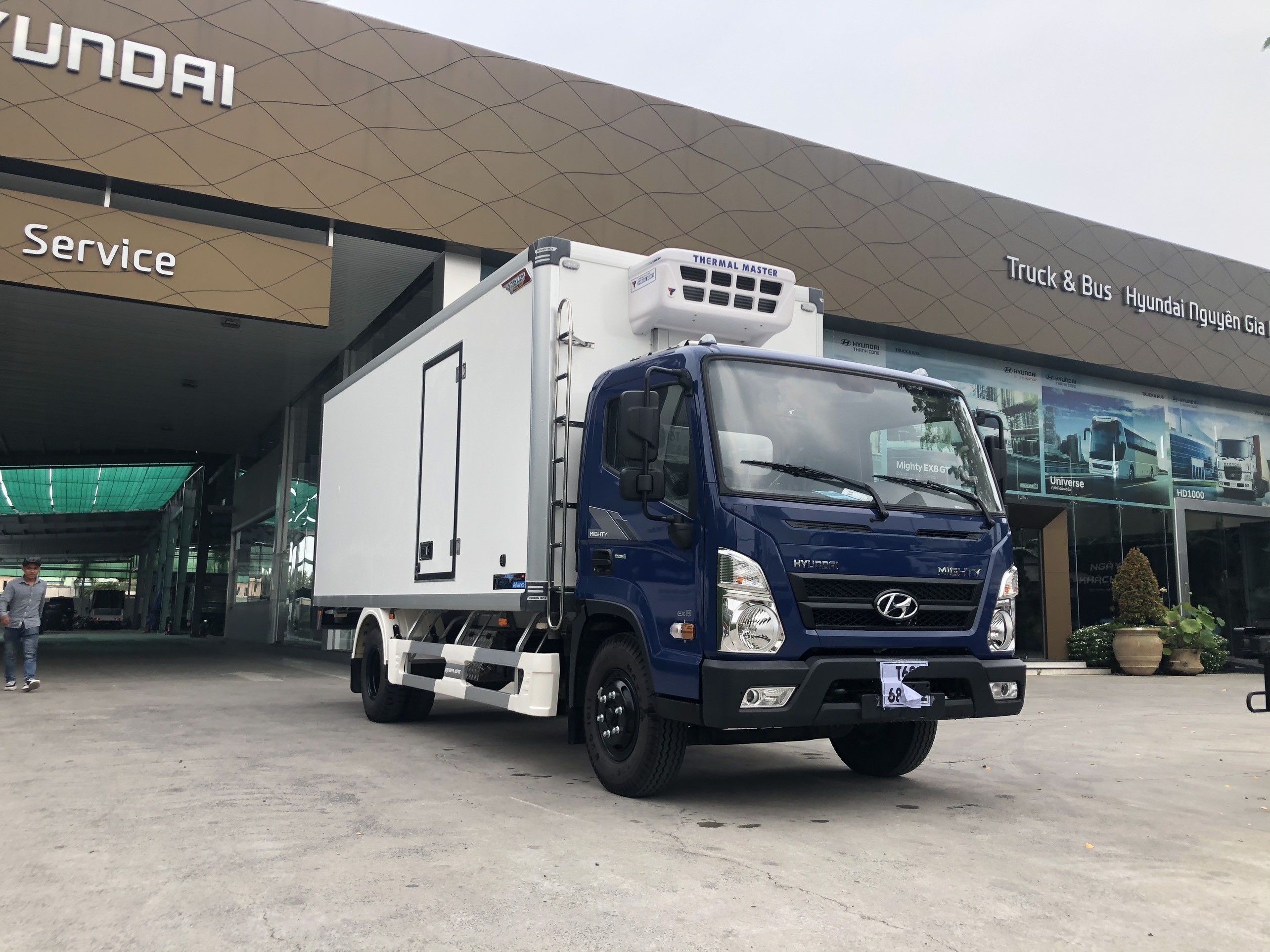 Hyundai Mighty EX8 thùng Đông lạnh 7 tấn