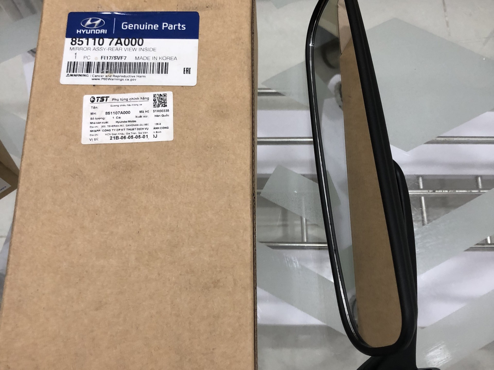  Kính chiếu hậu trong cabin xe HD210