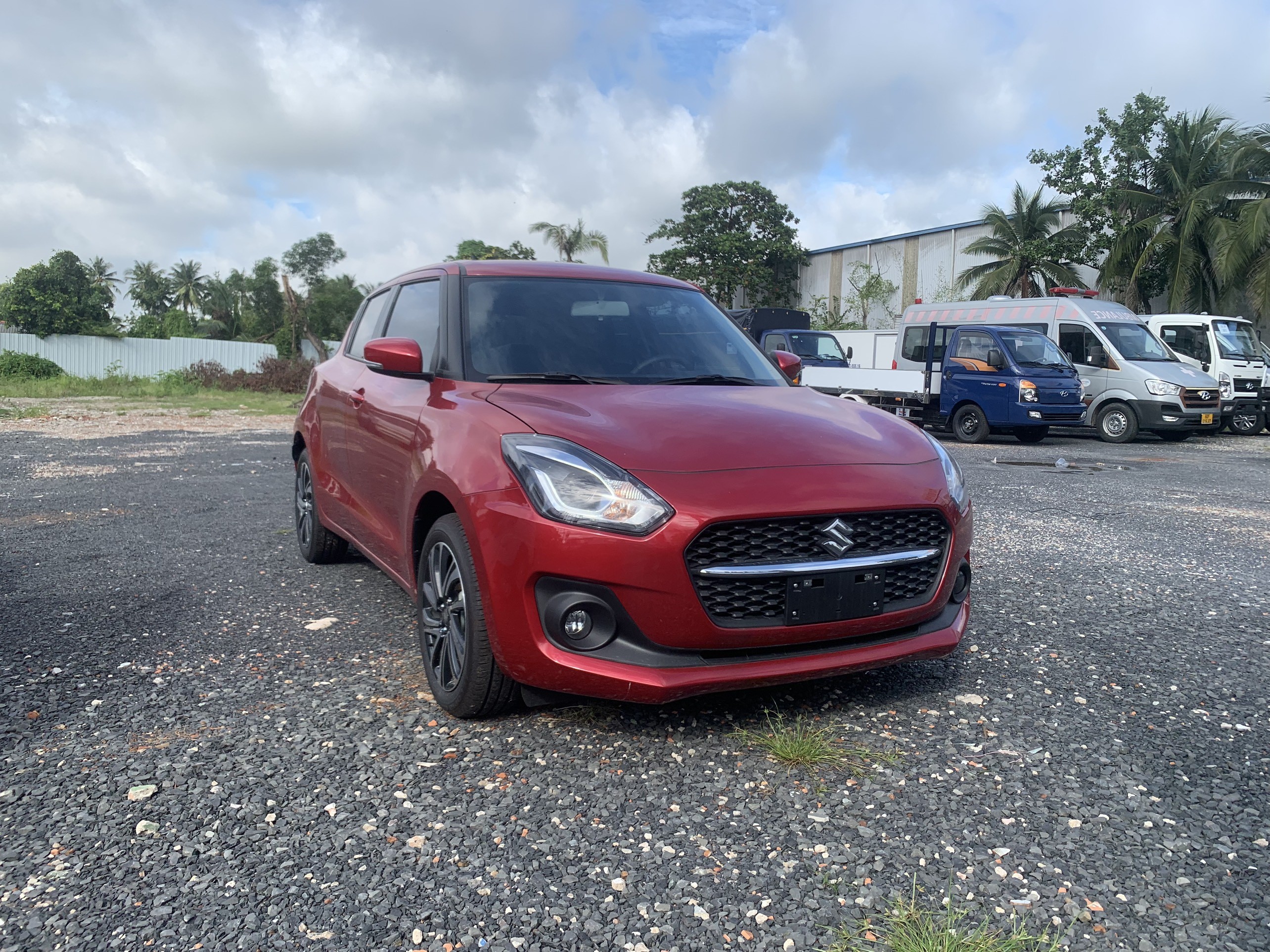 Xe 4 chỗ Suzuki Swift
