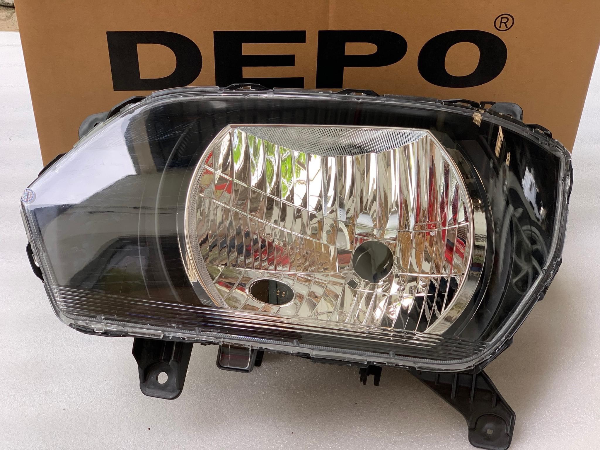  Đèn pha phải xe Hino FG8JP7A