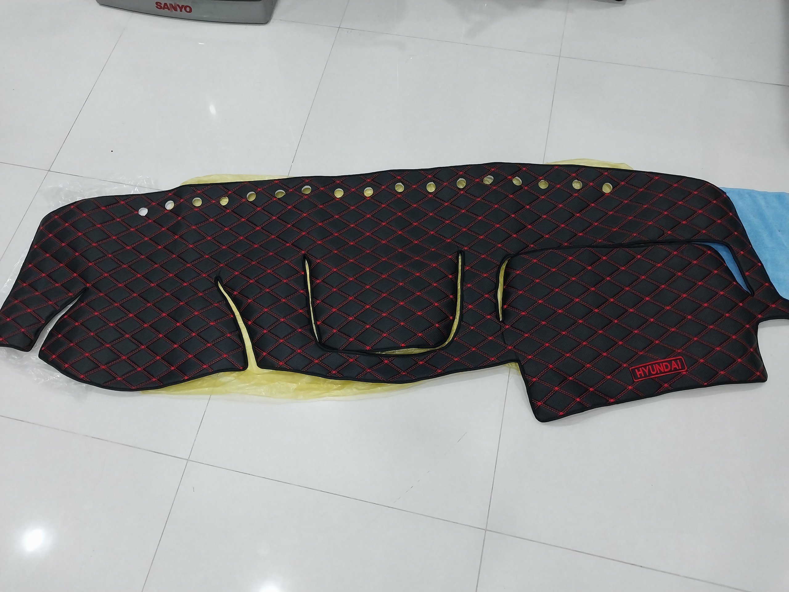  Che nắng 5D xe Hyundai Solati