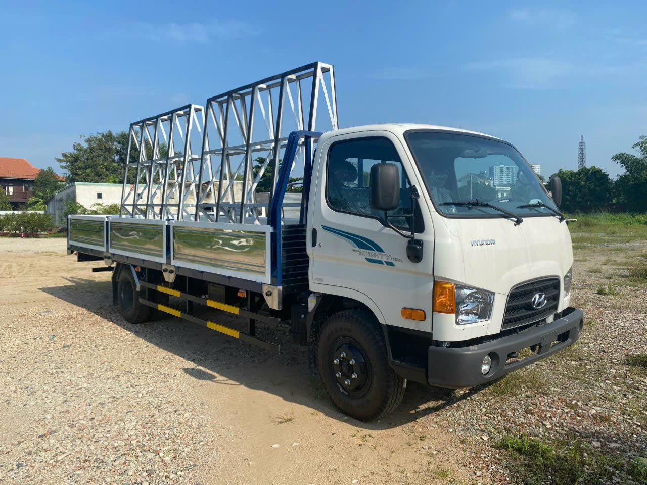  HYUNDAI MIGHTY 110XL THÙNG LỬNG CHỞ KÍNH