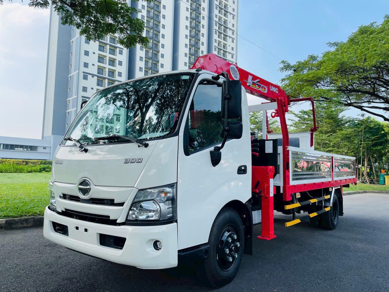  HINO XZU 730L Gắn cẩu Unic 3 tấn