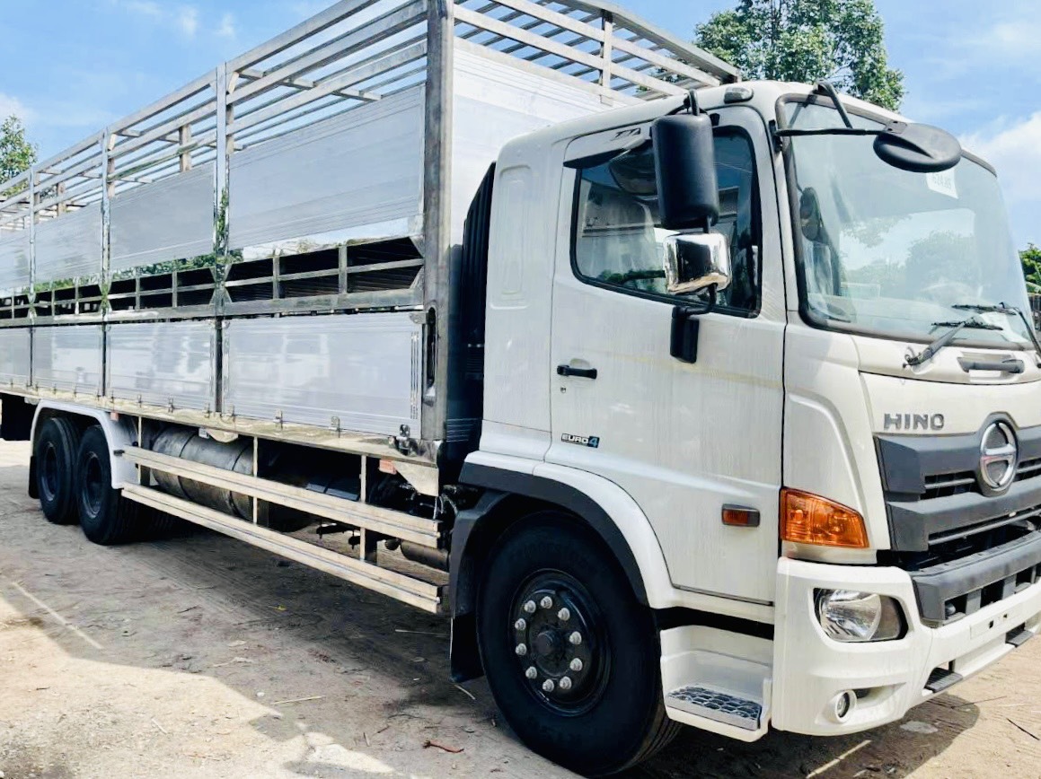 XE CHỞ HEO 15 TẤN HINO FL8JW7A