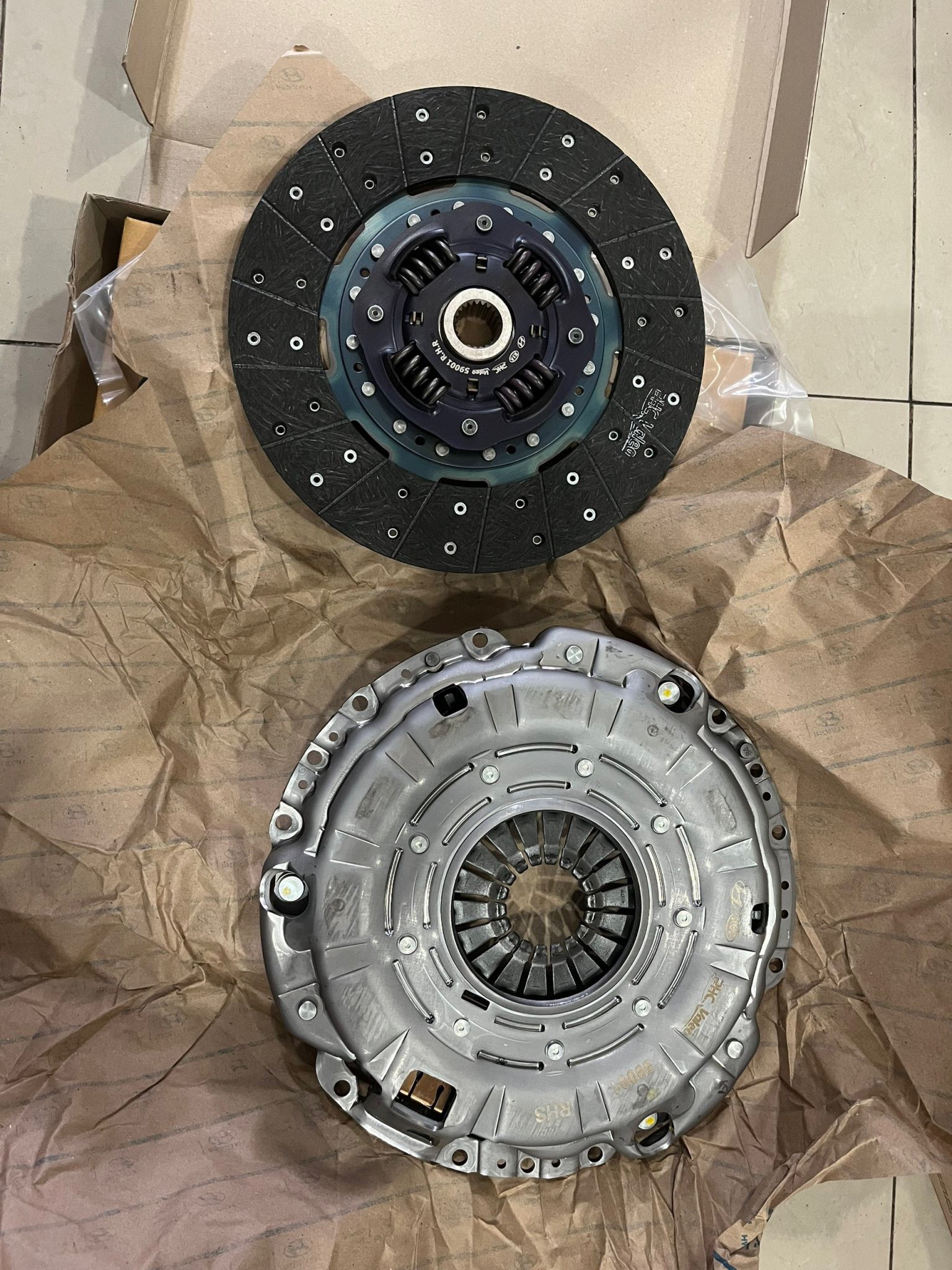 Bộ mâm ép, lá côn xe Hyundai Solati, H350