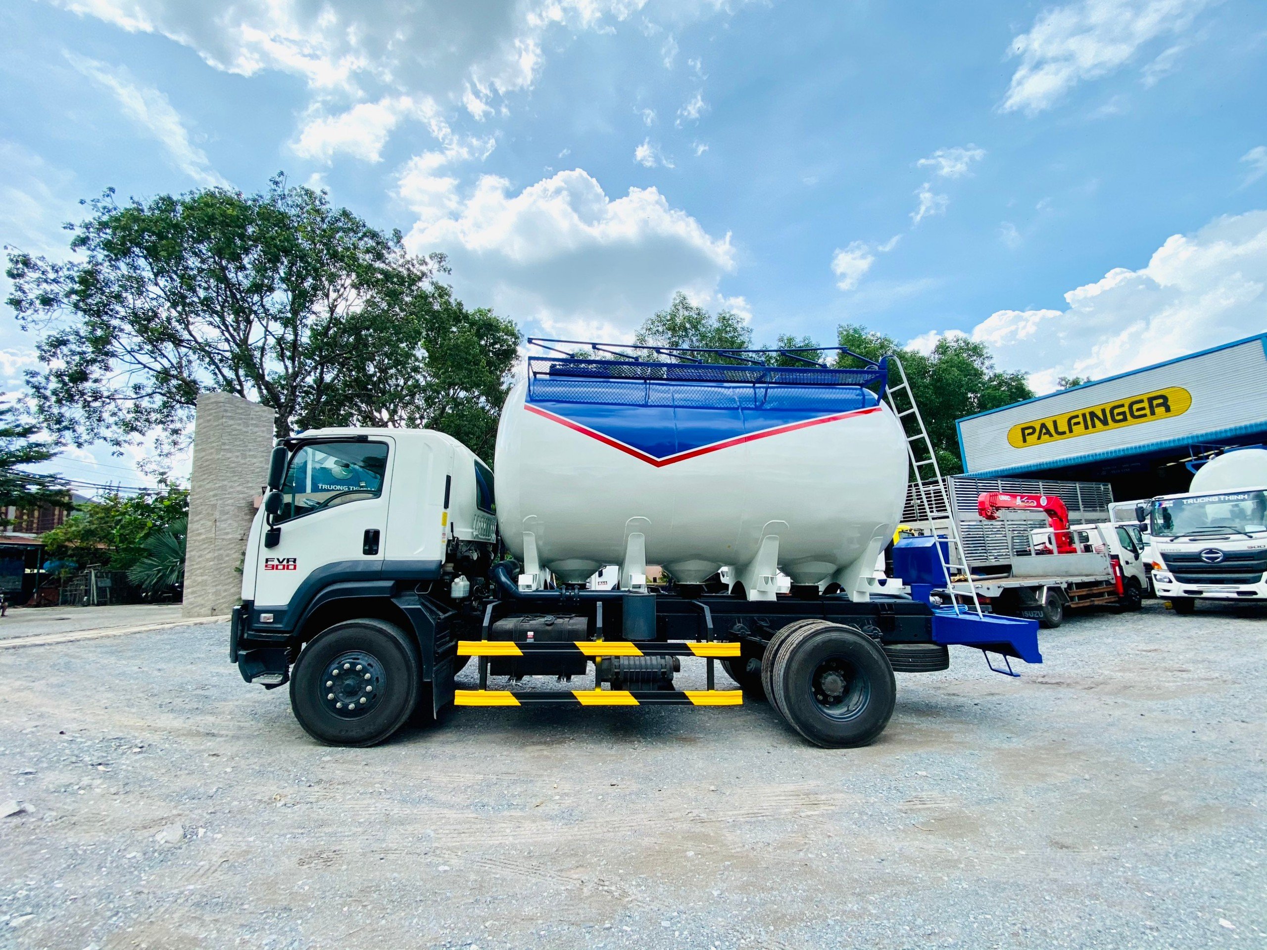 XE ISUZU FVR34LE4 BỒN CÁM 8 TẤN