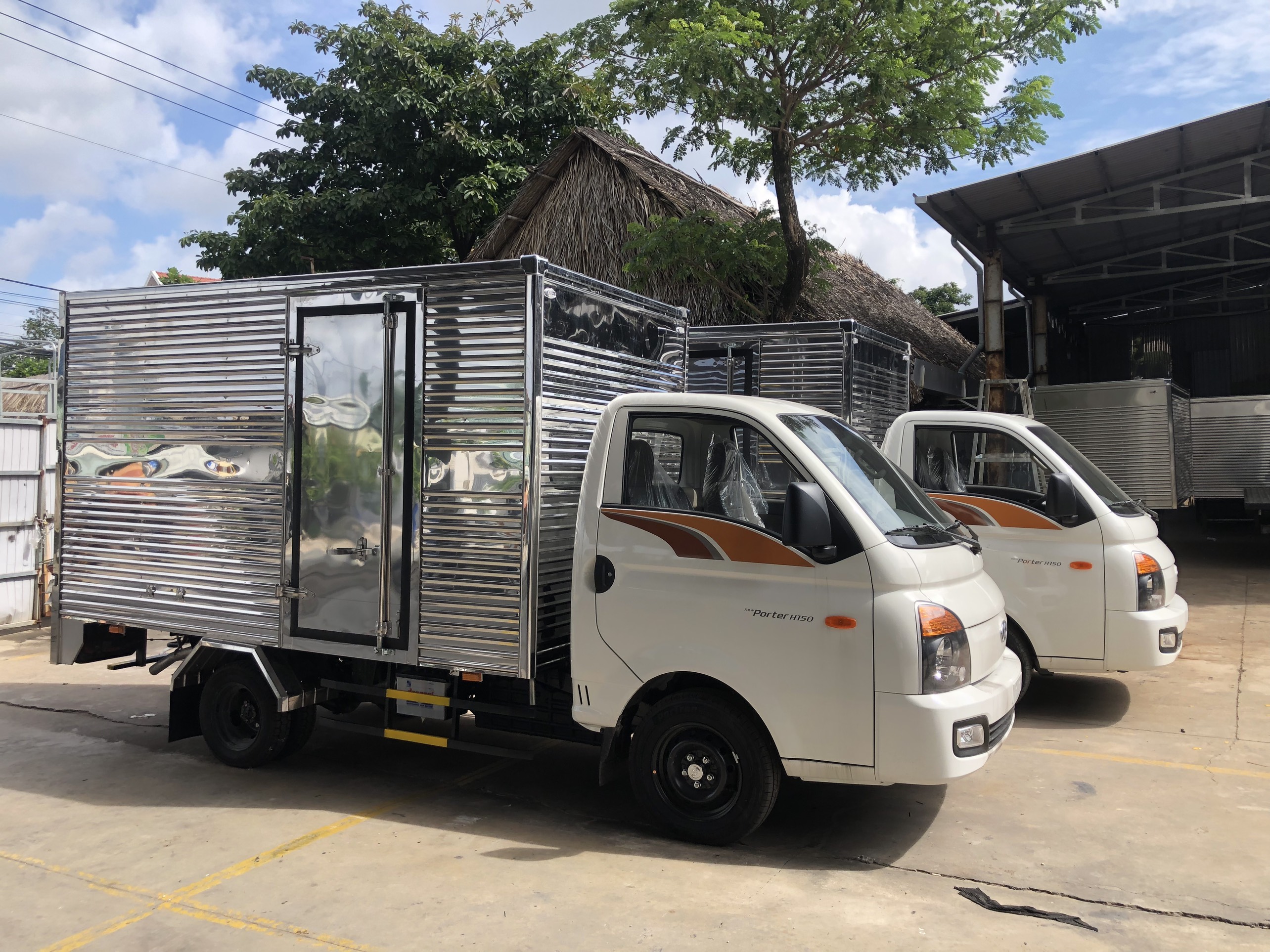 XE TẢI HYUNDAI PORTER H150 THÙNG KÍN 1.5 TẤN