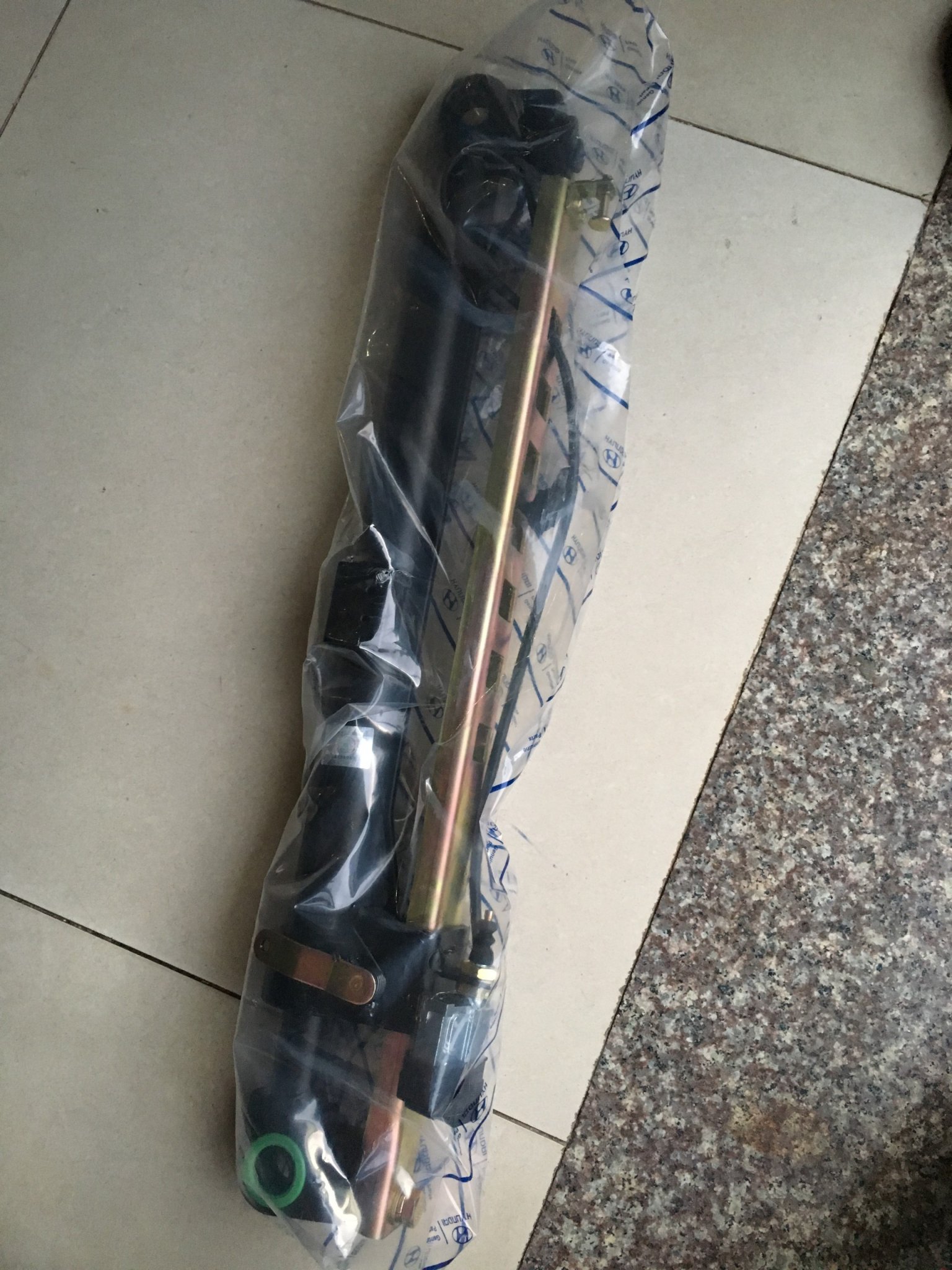 Ty nâng ca bin xe Hyundai HD700, HD1000