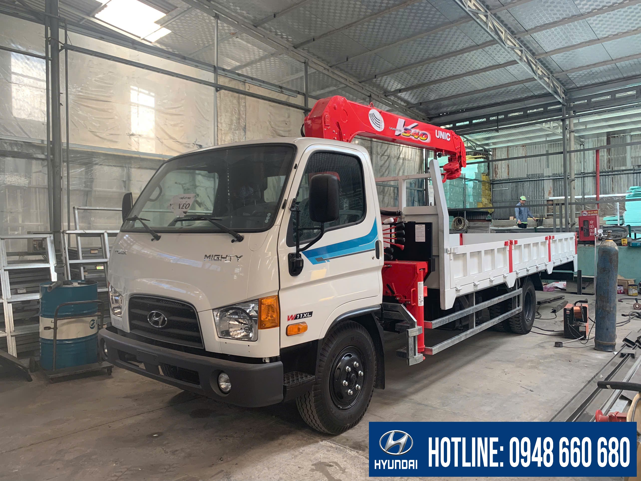 HYUNDAI MIGHTY W11XL GẮN CẨU UNIC 3 TẤN