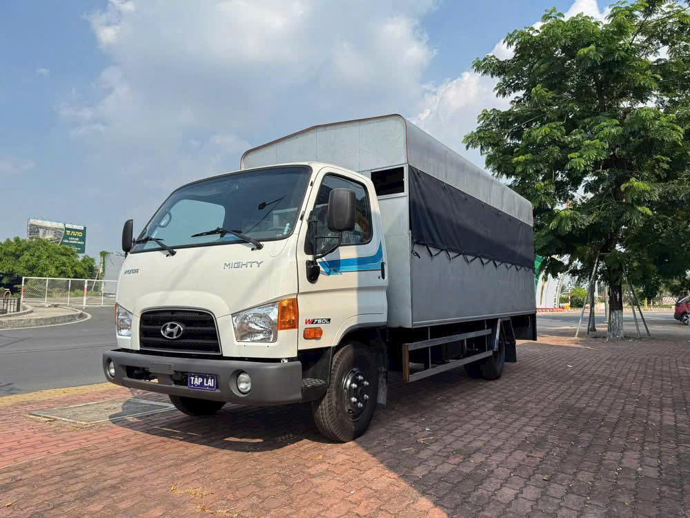 XE TẬP LÁI HẠNG C HYUNDAI MIGHTY W750L 