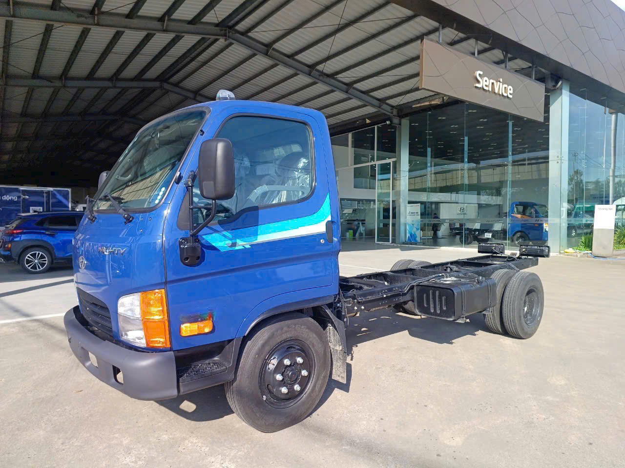 XE 2.5 TẤN HYUNDAI MIGHTY N500A THÙNG MUI BẠT