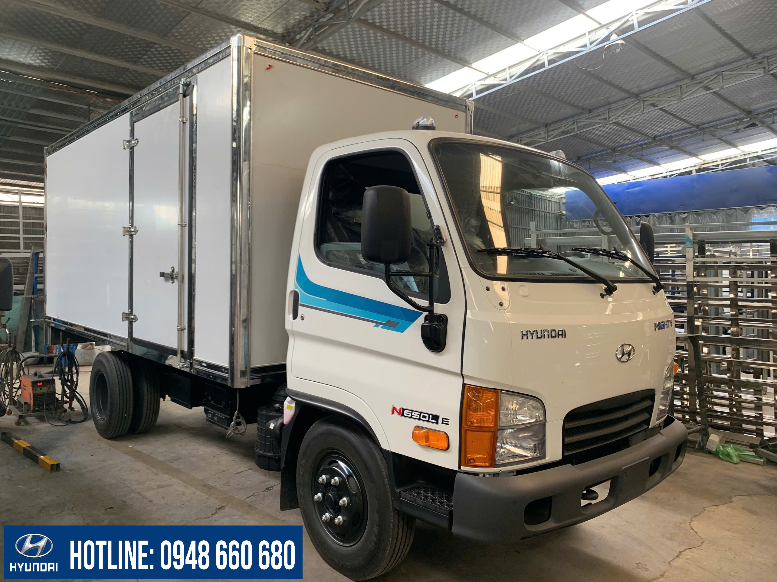 HYUNDAI MIGHTY N650L THÙNG KÍN COMPOSITE 3 TẤN
