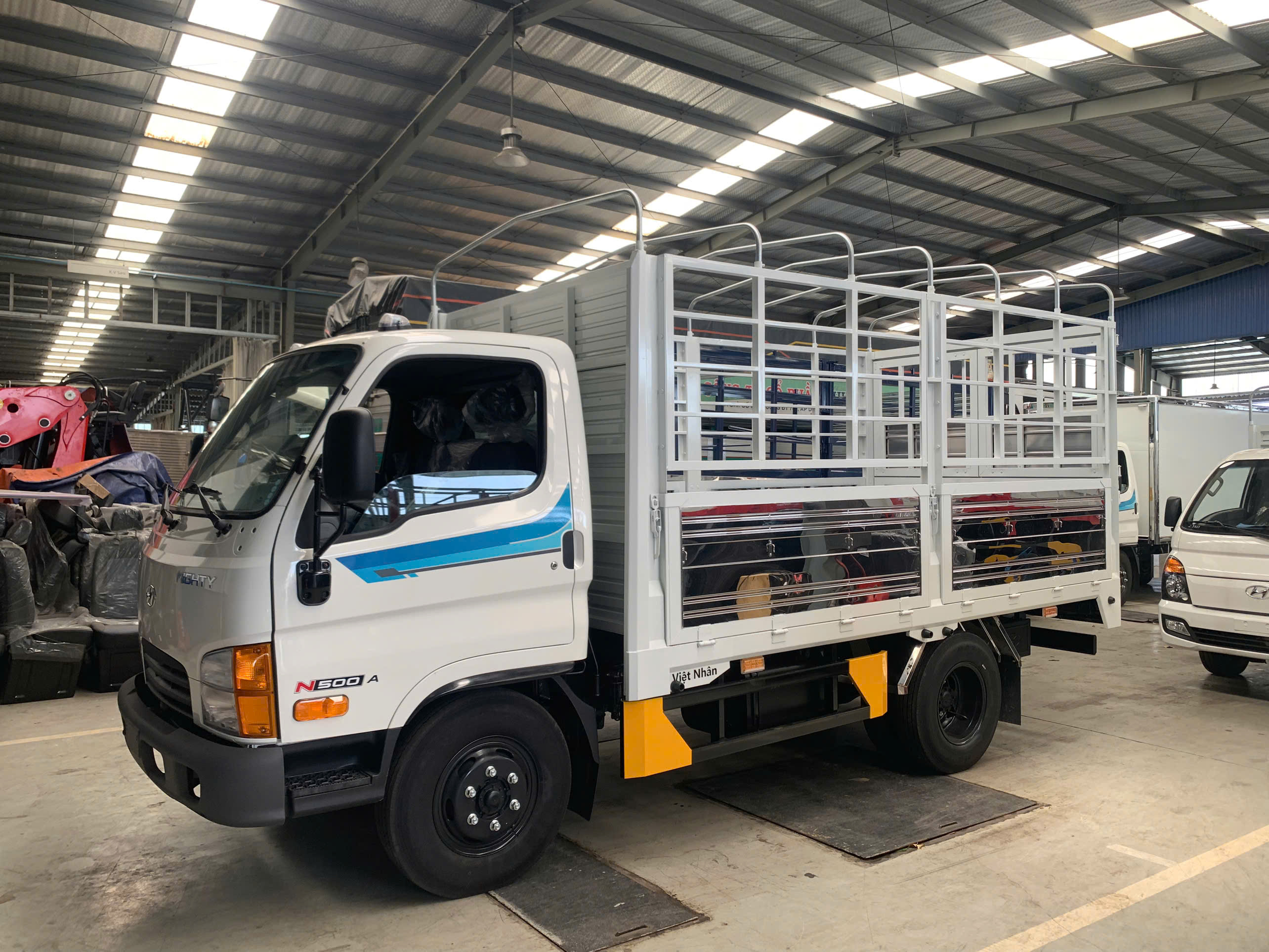 HYUNDAI MIGHTY N500A MUI BẠT 2.5 TẤN